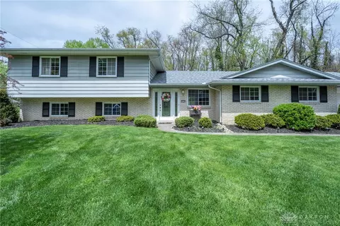 2770 Lorrie Dr, Dayton, OH 45434