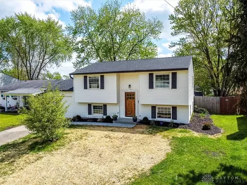 825 Kenmar Dr, Loveland, OH 45140