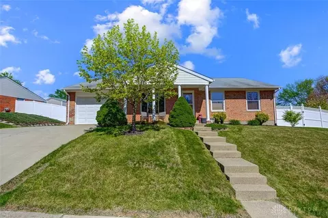240 Evergreen Dr, Springboro, OH 45066