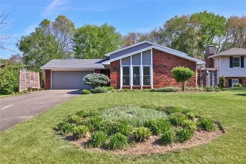 10 Christa Ct, Fairfield, OH 45014