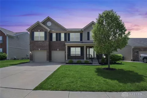 4037 Spicebush Dr, Tipp City, OH 45371
