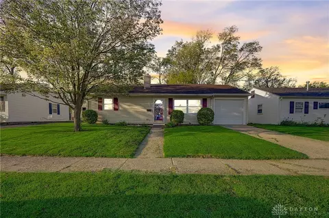216 Redbank Dr, Fairborn, OH 45324