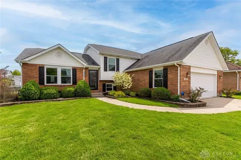 514 Meadow Glen Ave, Brookville, OH 45309