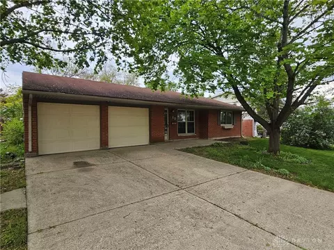 50 Willow Dr, Springboro, OH 45066 photo 2