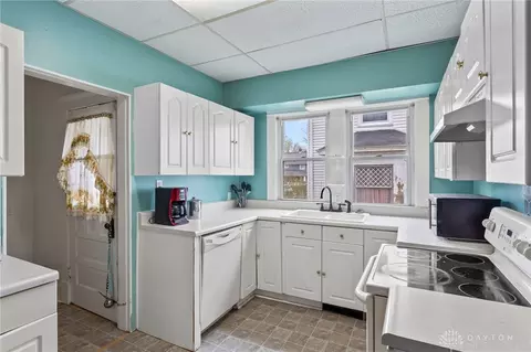 Kitchen - 1327 N Limestone St, Springfield, OH 45503 photo 1 of 2