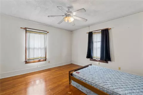 Bedroom - 1327 N Limestone St, Springfield, OH 45503 photo 3 of 6