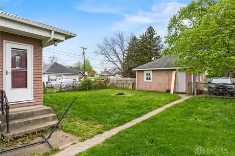 Exterior - 1327 N Limestone St, Springfield, OH 45503 photo 3 of 5