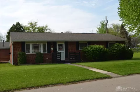153 Viewpoint Dr, Bellbrook, OH 45305