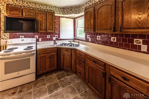 Kitchen - 3315 Foozer Rd, Amelia, OH 45102 photo 3 of 5