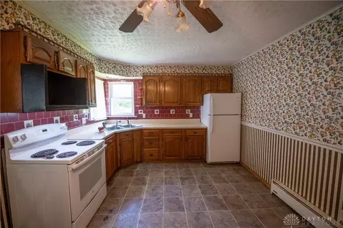 Kitchen - 3315 Foozer Rd, Amelia, OH 45102 photo 5 of 5