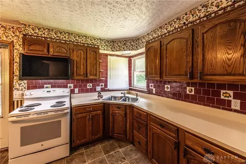 Kitchen - 3315 Foozer Rd, Amelia, OH 45102 photo 4 of 5