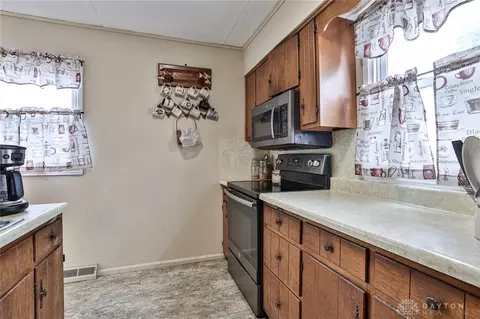 900 Mount Joy St, Springfield, OH 45505 photo 7