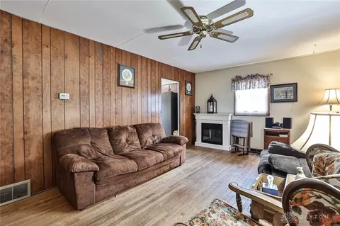 900 Mount Joy St, Springfield, OH 45505 photo 4