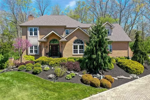 10 Meadow Brook Dr, Springboro, OH 45066
