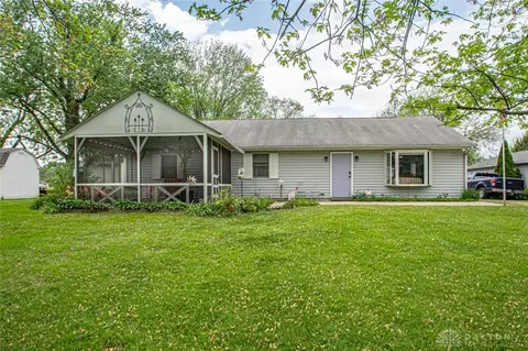 5585 Horseshoe Bend Rd, Hamilton, OH 45011