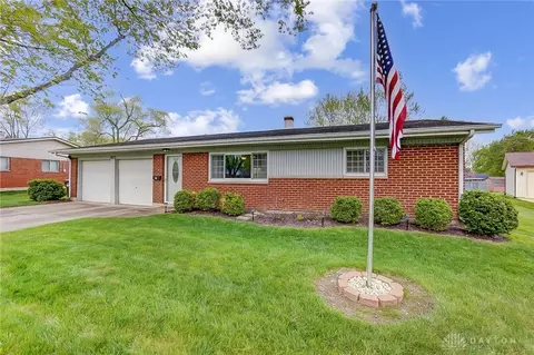3875 Wimbledon Cir, Dayton, OH 45420
