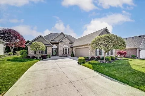 705 Westlake Dr, Troy, OH 45373