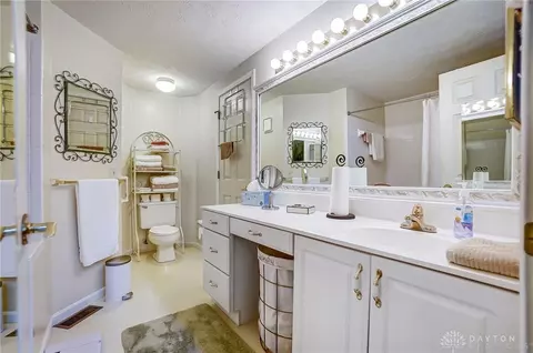 5658 Regimental Pl, Cincinnati, OH 45239 photo 8
