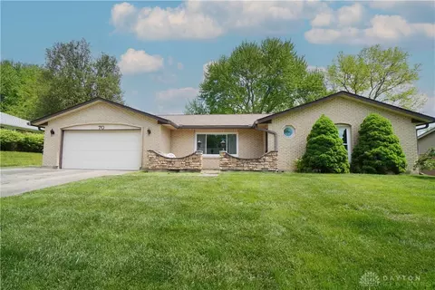 70 Sesame St, Springboro, OH 45066
