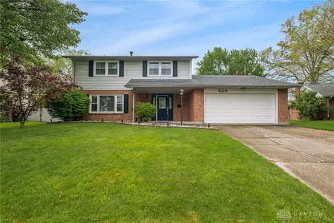 420 Ridgewood Dr, Fairborn, OH 45324