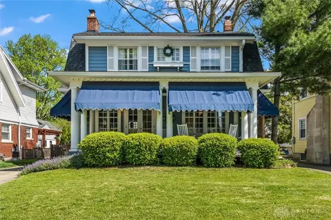 121 Forrer Blvd, Oakwood, OH 45419