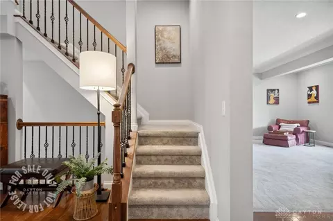 Entry Way - 151 Shadow Leaf Dr, Springboro, OH 45066 photo 5 of 9