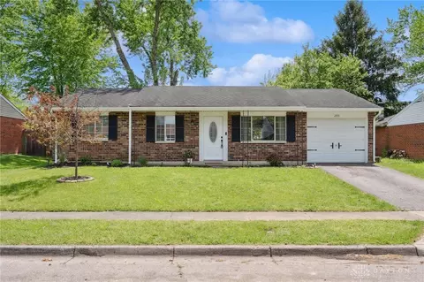 2215 Carolina Dr, Xenia, OH 45385