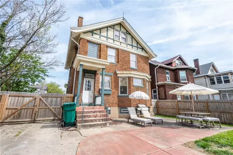 Exterior - 343 Earnshaw Ave, Cincinnati, OH 45219 photo 3 of 8