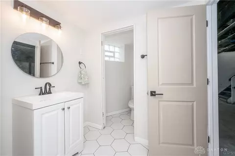 Bath - 343 Earnshaw Ave, Cincinnati, OH 45219 photo 6 of 7
