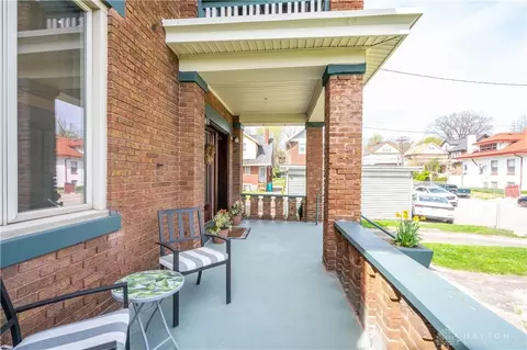 Exterior - 343 Earnshaw Ave, Cincinnati, OH 45219 photo 1 of 8
