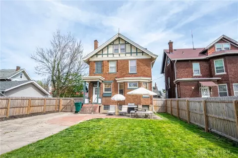 Exterior - 343 Earnshaw Ave, Cincinnati, OH 45219 photo 5 of 8