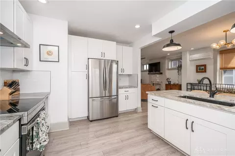 Kitchen - 343 Earnshaw Ave, Cincinnati, OH 45219 photo 3 of 5