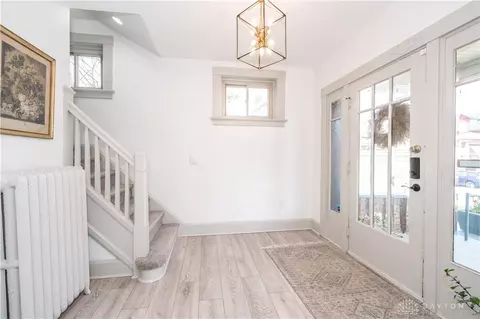 Entry Way - 343 Earnshaw Ave, Cincinnati, OH 45219 photo 1 of 3