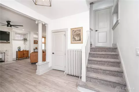 Entry Way - 343 Earnshaw Ave, Cincinnati, OH 45219 photo 3 of 3