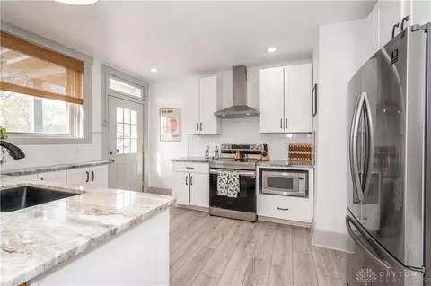Kitchen - 343 Earnshaw Ave, Cincinnati, OH 45219 photo 1 of 5