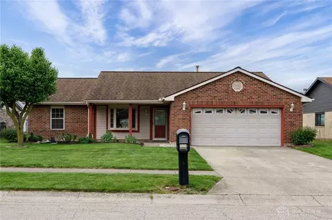 8741 Watergate Dr, Dayton, OH 45424