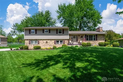 913 Lindy Ct, Dayton, OH 45415