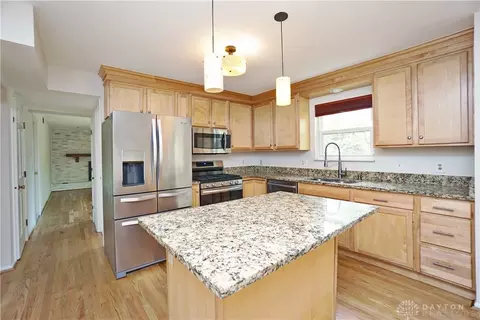 1555 Silverglade Ct, Springfield, OH 45240 photo 9