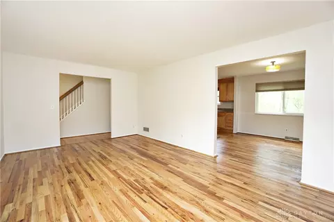 1555 Silverglade Ct, Springfield, OH 45240 photo 7