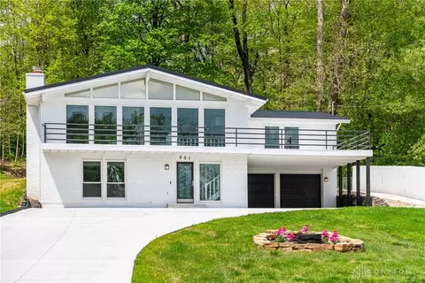 951 Spruce Dr, Springfield, OH 45504