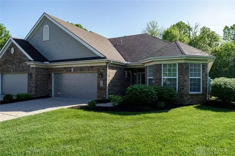 8972 Maple Run Dr, Washington Township, OH 45458