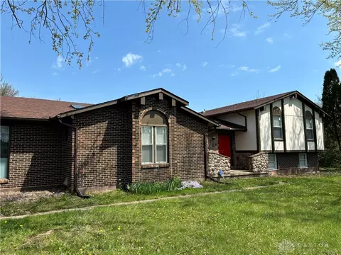 6585 Hoover Ave, Dayton, OH 45417