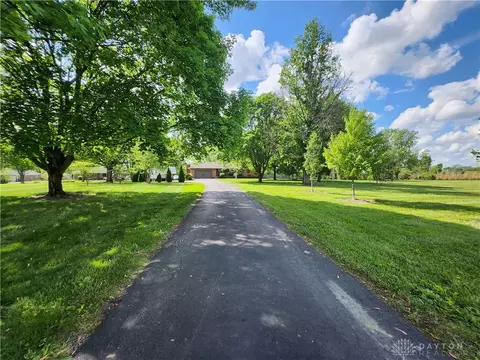 8041 Dayton Germantown Pike, Germantown, OH 45327