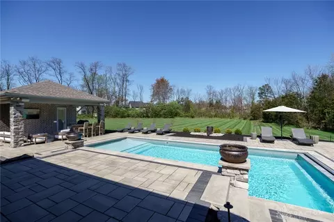 8550 Silver Oak Ct, Springboro, OH 45066 photo 4