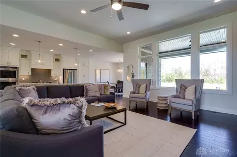 8550 Silver Oak Ct, Springboro, OH 45066 photo 12