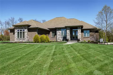 8550 Silver Oak Ct, Springboro, OH 45066