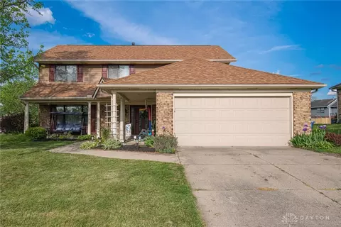 8838 Deer Chase Dr, Huber Heights, OH 45424
