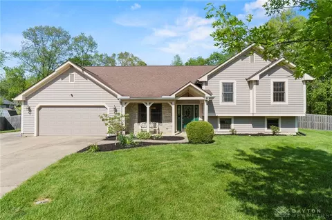 2900 Denham Ct, Washington Township, OH 45458