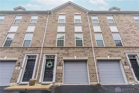 133 City Lights Dr, Dayton, OH 45402