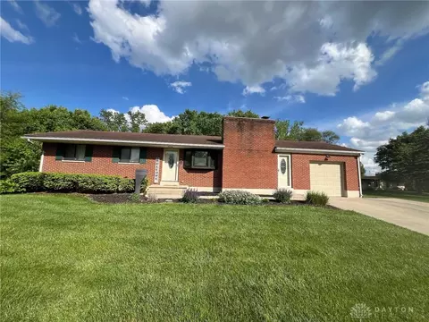641 Kenbrook Dr, Vandalia, OH 45377